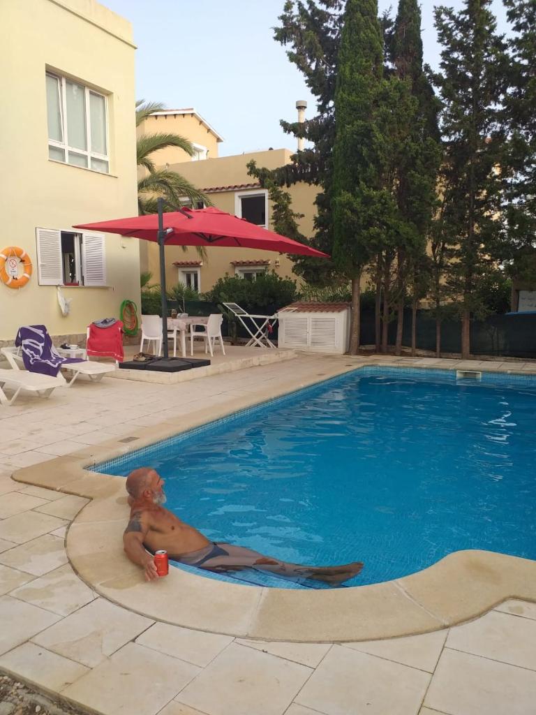 Villa with pool, 200m from beach photo 1