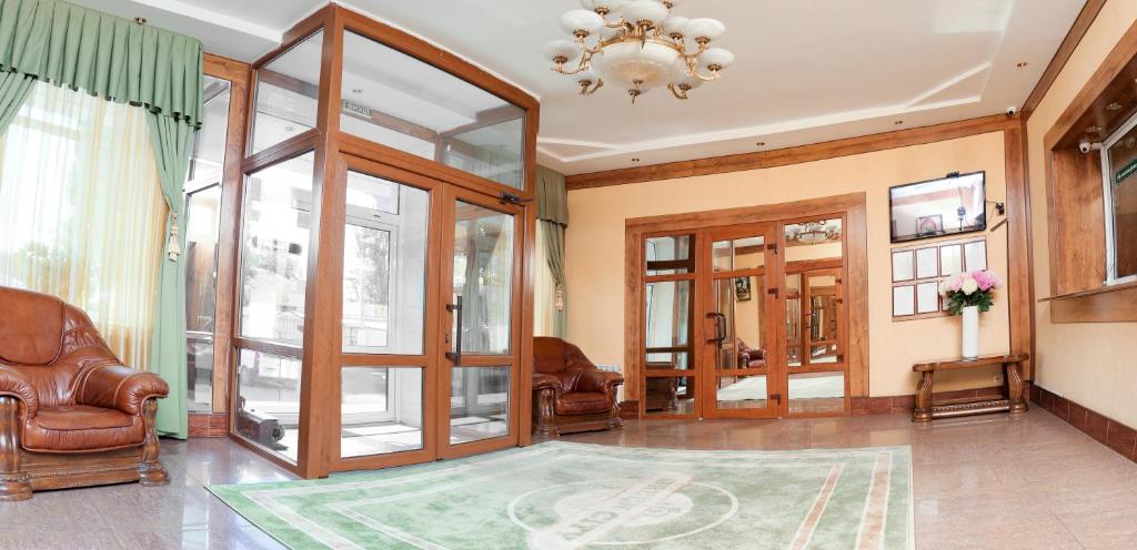 Green City Hotel photo 3