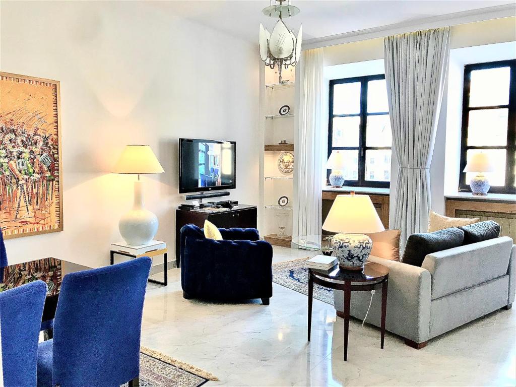 Апартаменты (Роскошный суперлюкс с видом на Рыночную площадь (65 кв. м)), Luxury Apartments Mondrian Market Square I