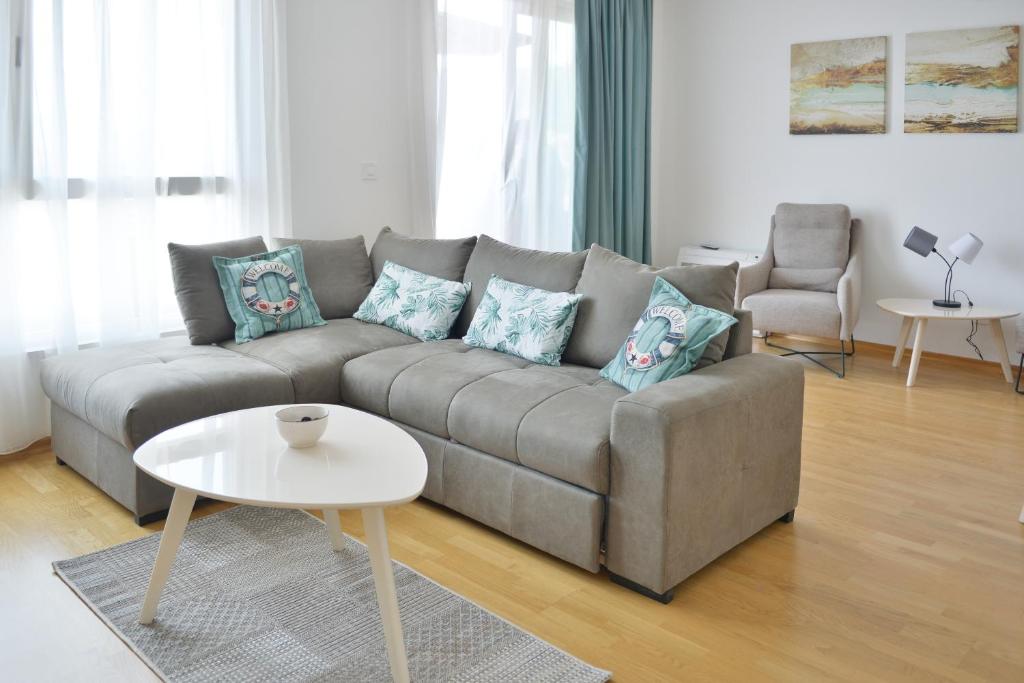 Tramonto Onebedroom apartment with sea view in Becici photo 2