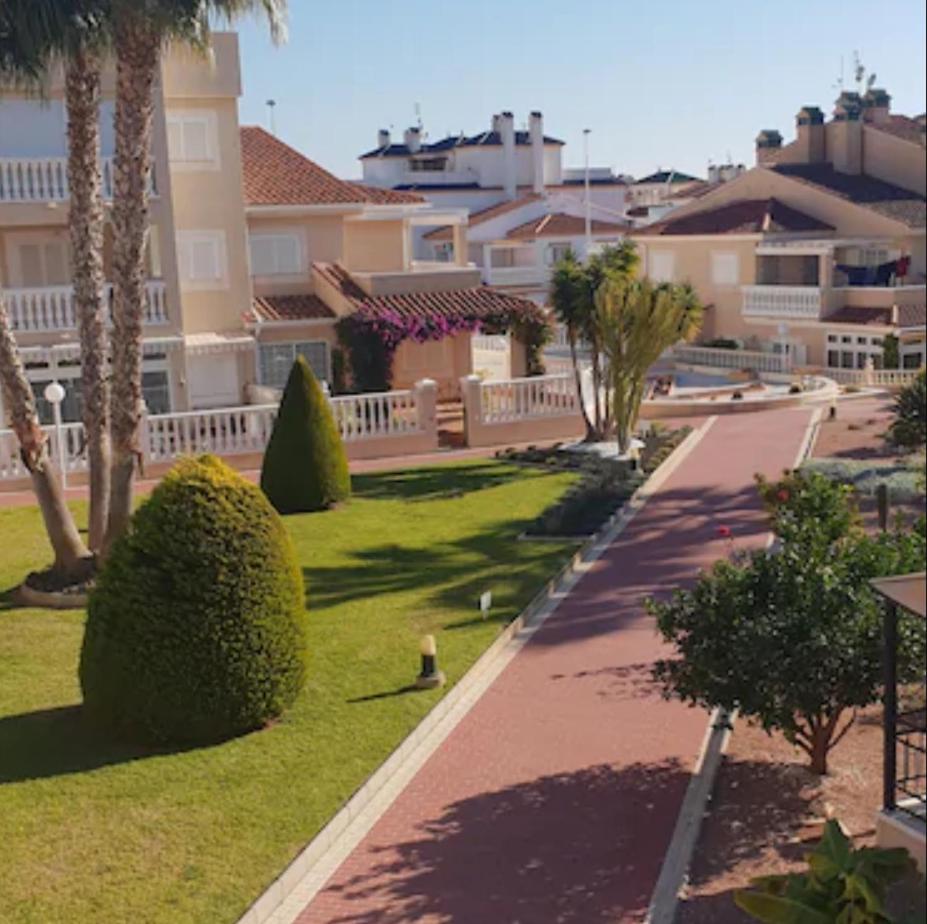 Inviting 2-Bed Apartment 5 minutes to the beach photo 1