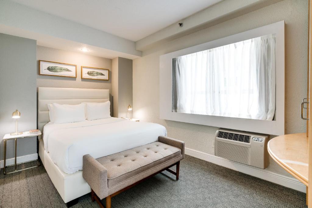 Сьюит (Люкс с 1 спальней), Crest Hotel Suites