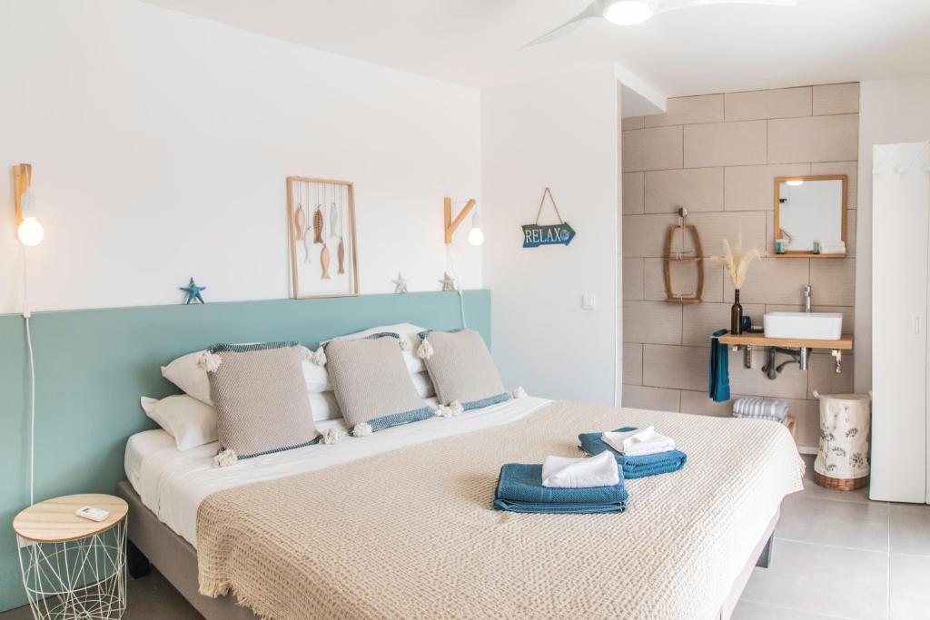 BLUE WAVE - 2 bedrooms - Orient Beach! photo 2
