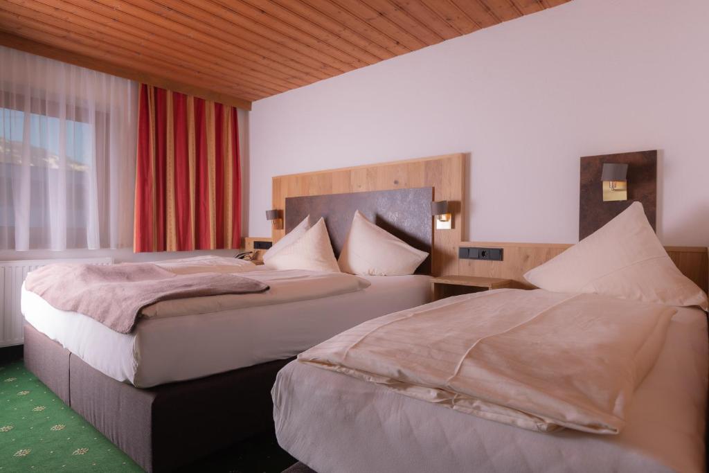 Hotel Eckartauerhof photo 2