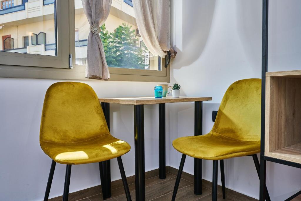 City Experience Apartments A - Tap to explore photos