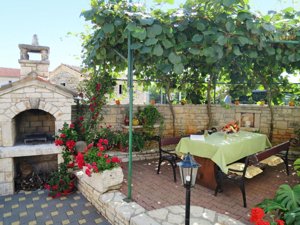 Holiday Home Milka 1 - ROJ315 by Interhome photo 2