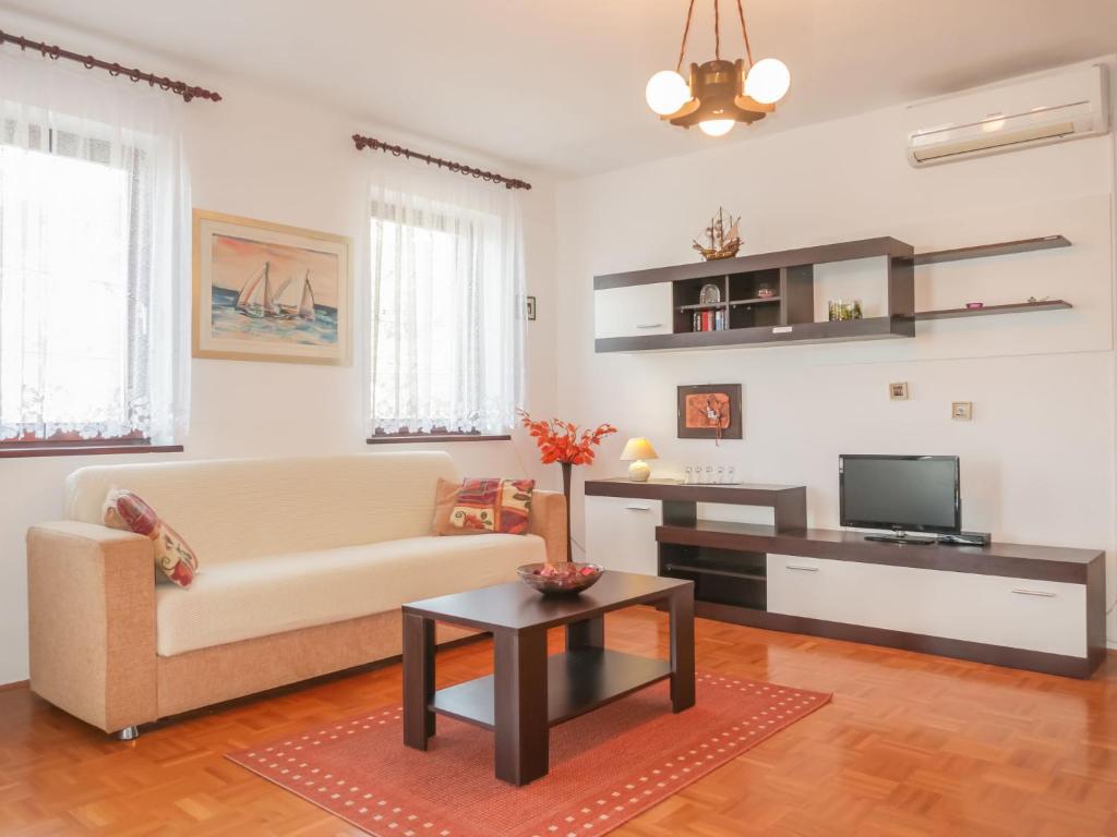 Apartment Tanja - SNJ210 by Interhome photo 2