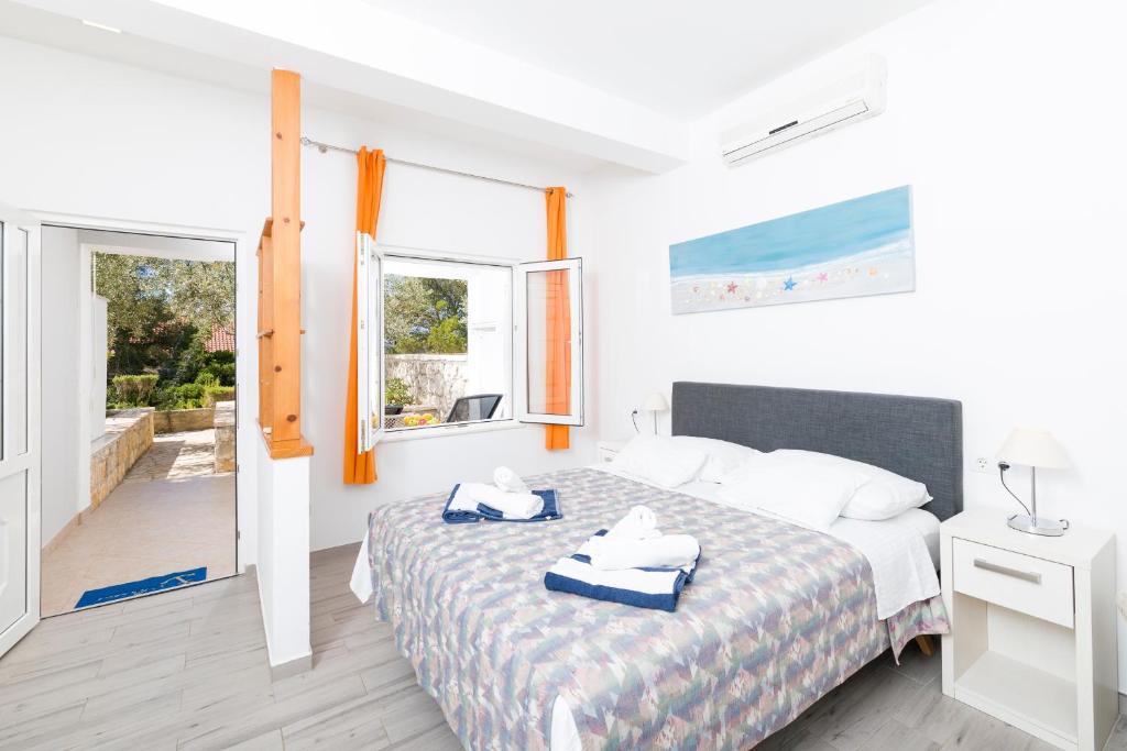 Stella Mare Eco Boutique House - Tap to explore photos