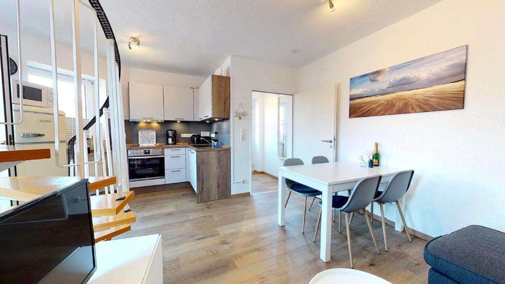 Ferienwohnung Gustav - Moderne Maisonette-Wohnung mit Terrasse photo 2