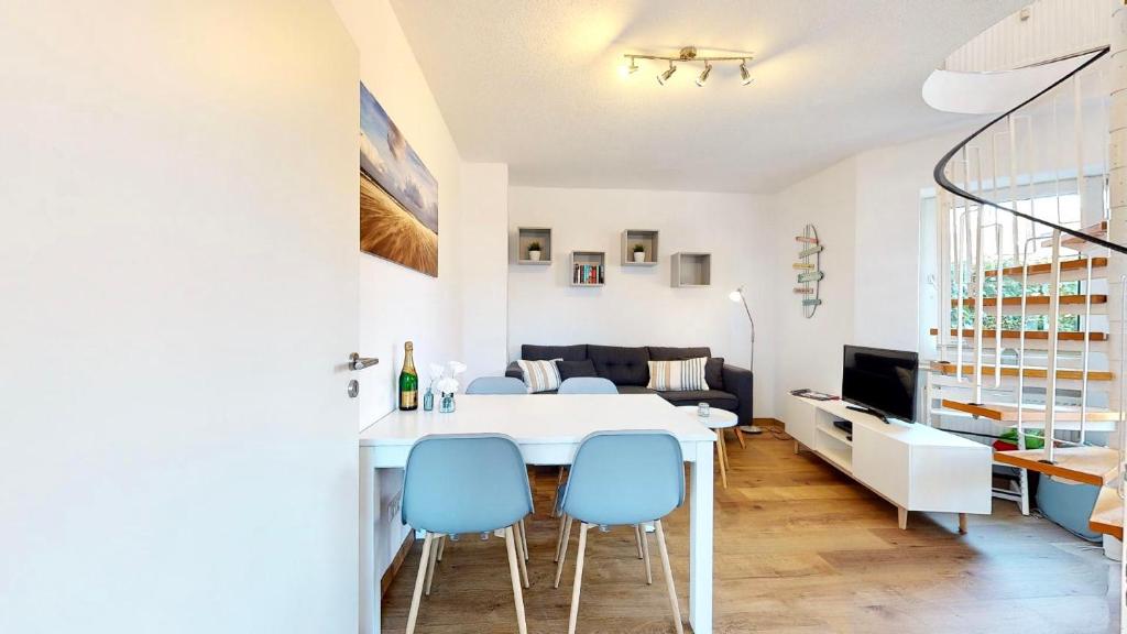 Ferienwohnung Gustav - Moderne Maisonette-Wohnung mit Terrasse photo 1