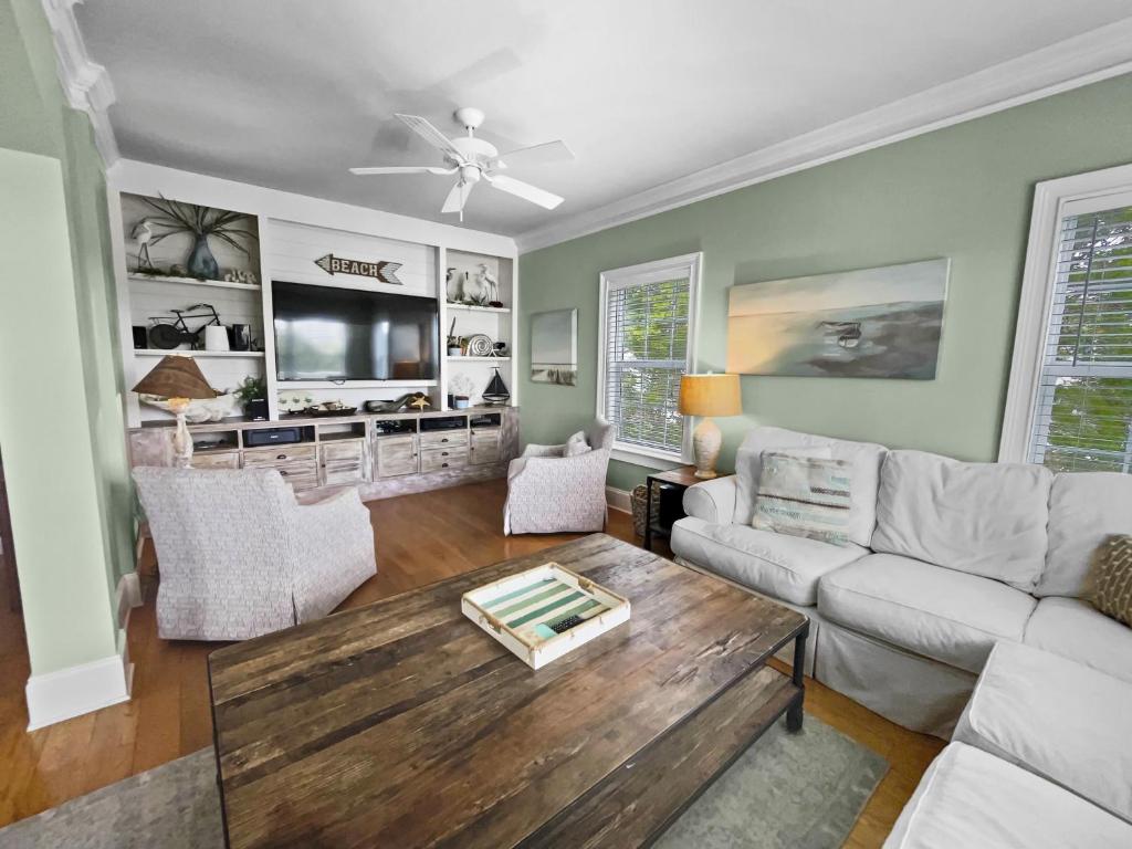 Inlet Blue Home photo 3