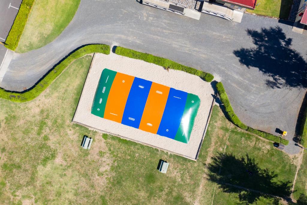Cambridge TOP 10 Holiday Park - Tap to explore photos