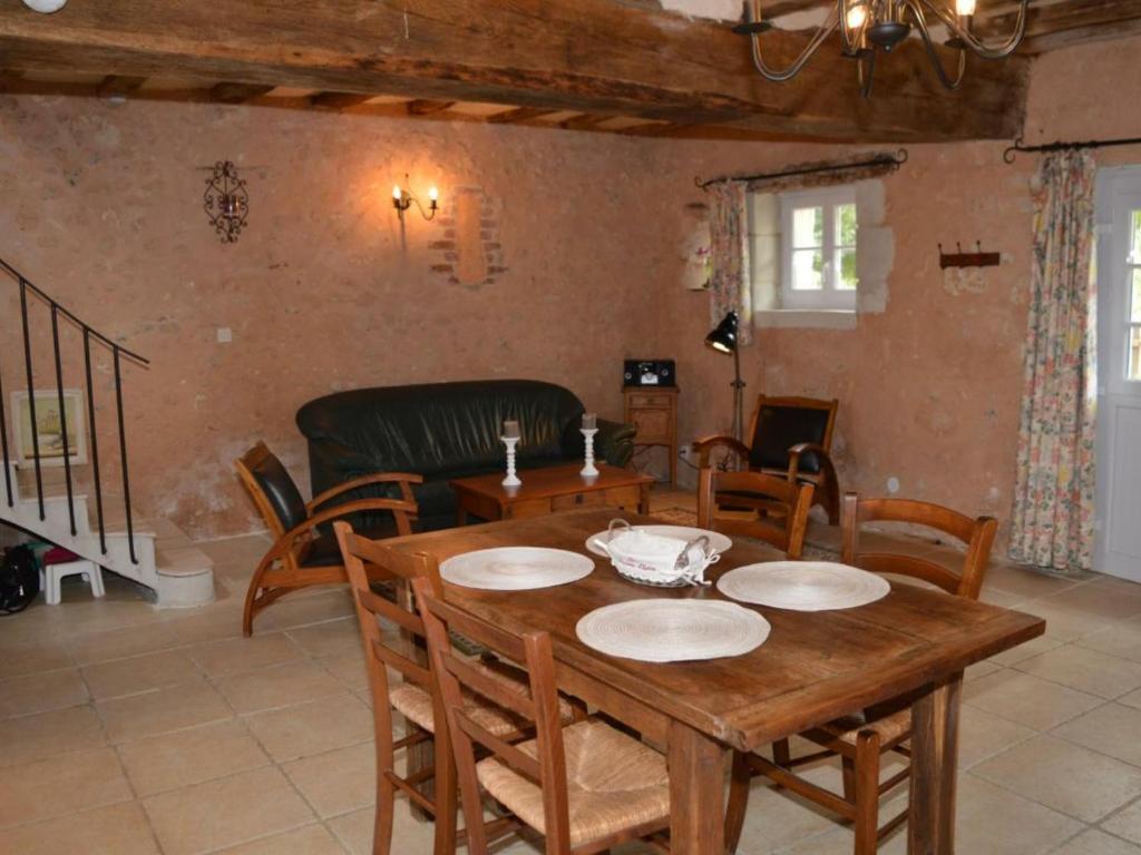 Gîte Nazelles-Négron, 3 pièces, 3 personnes - FR-1-381-7 photo 4
