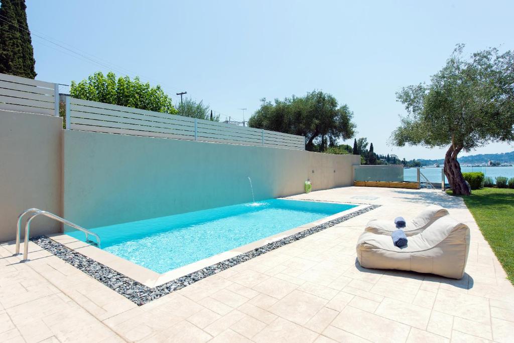 White Swan Villa photo 3