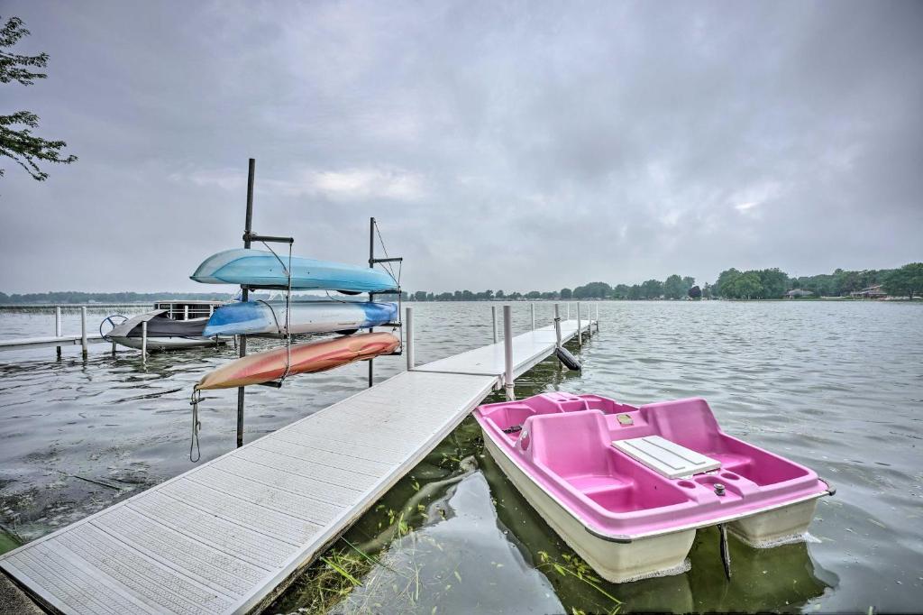 Stylish Warsaw Home with Fire Pit and Lake Access photo 1