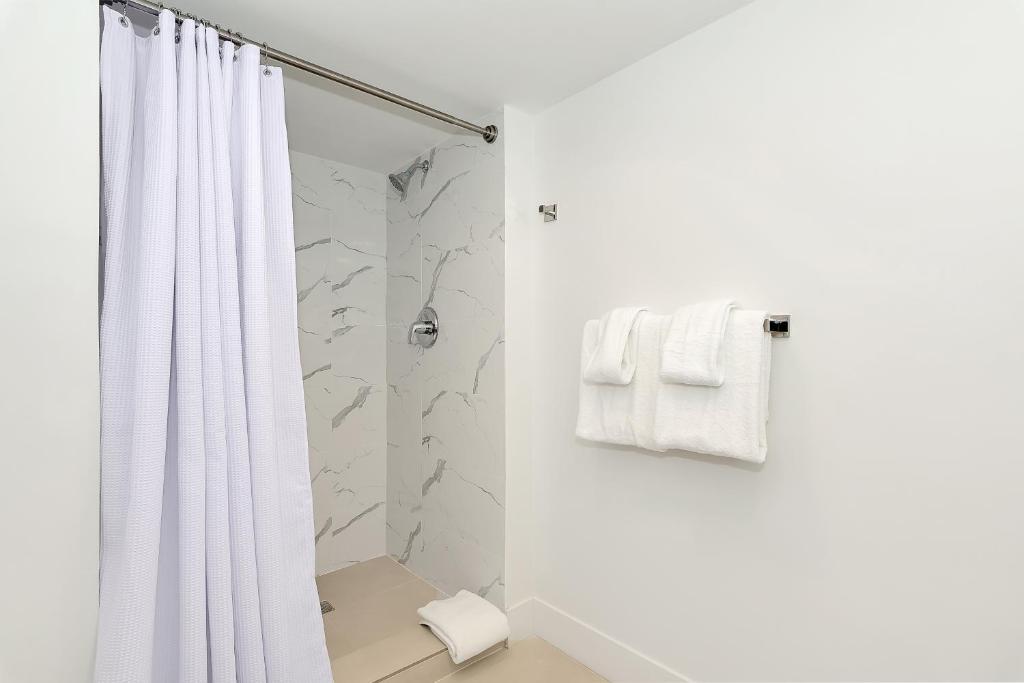 Апартаменты (1 Bed 1.5 Bath 2-Story Apartment), Grove 27 I Sextant