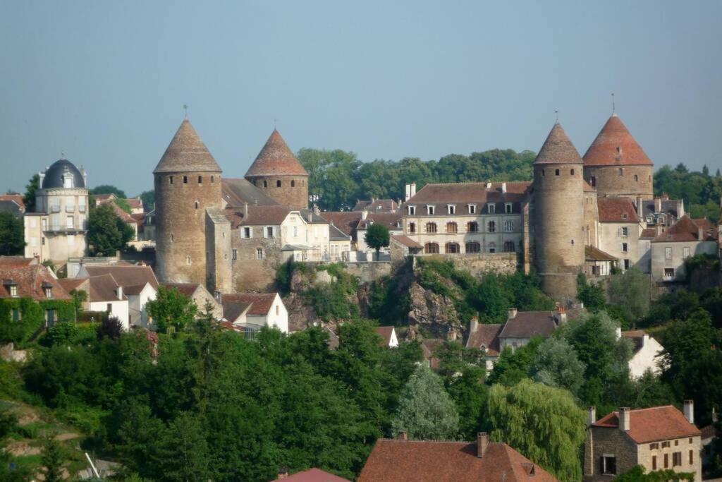 Burgondy Medieval city Studio 3***