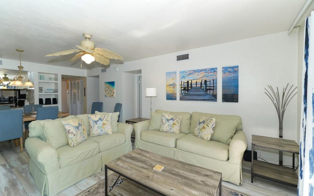 Runaway Bay 136 photo 3