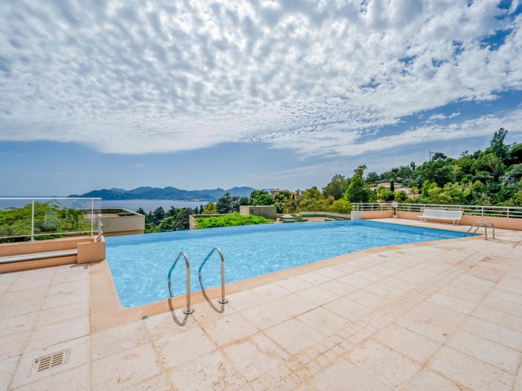 Apartment La Croix des Gardes by Interhome