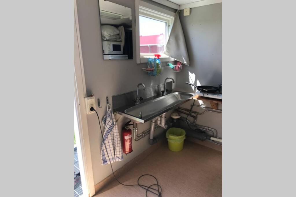 Enkelt boende på charmiga Skaftö photo 3