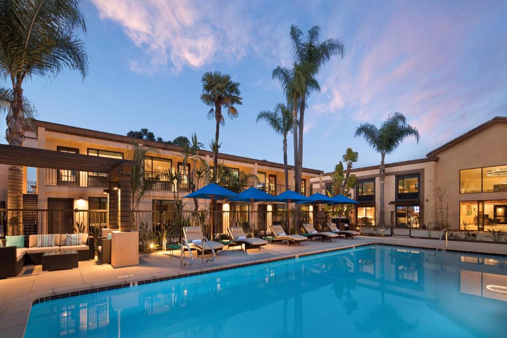 The Cove Hotel photo 2