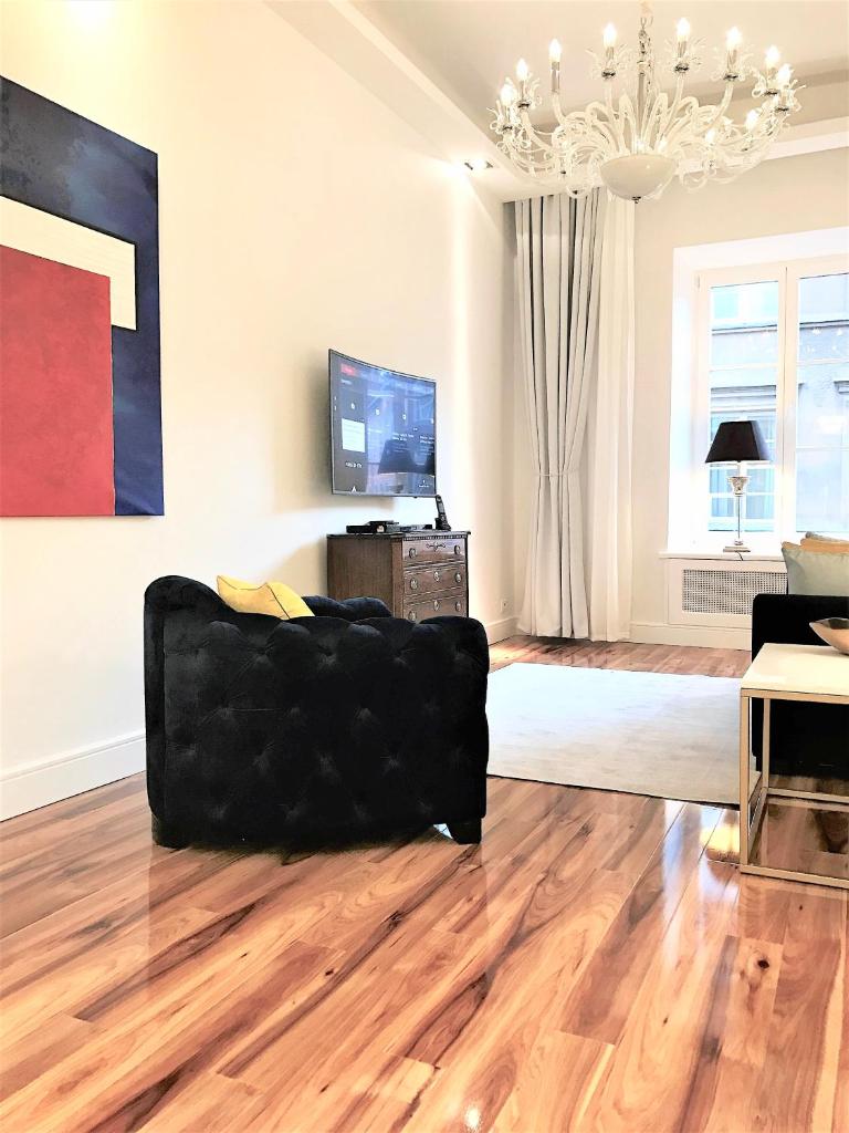 Апартаменты (Роскошный люкс с 2 спальнями и видом на старый город), Luxury Apartments Mondrian Old Town IV