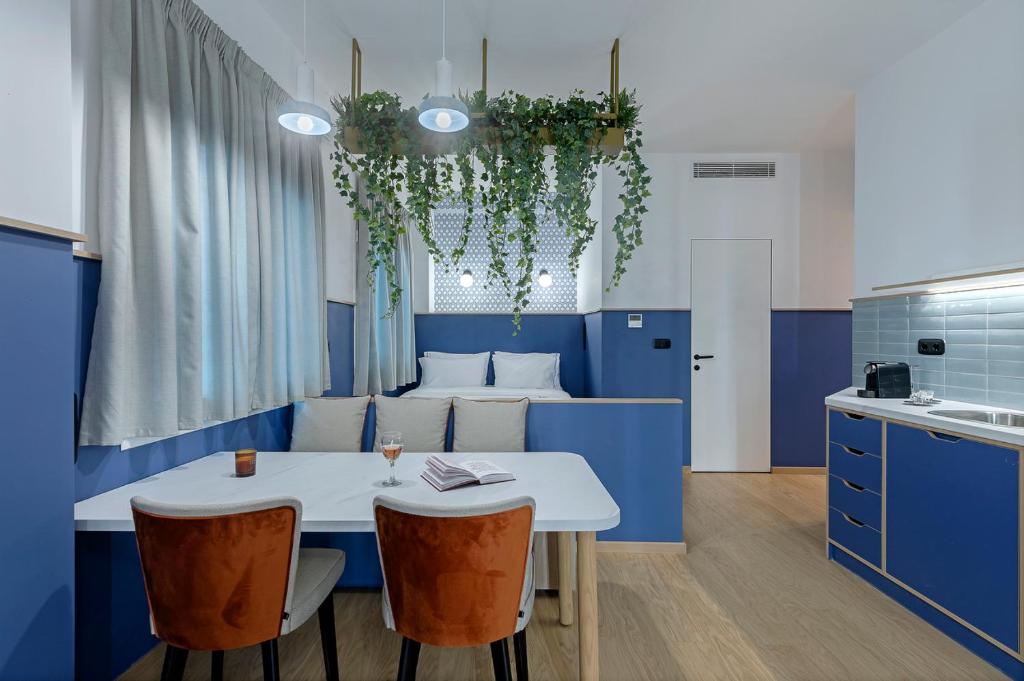 Апартаменты (Апартаменты с балконом), ACRO URBAN SUITES