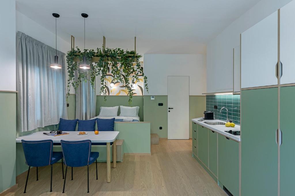 Апартаменты (Апартаменты с балконом), ACRO URBAN SUITES