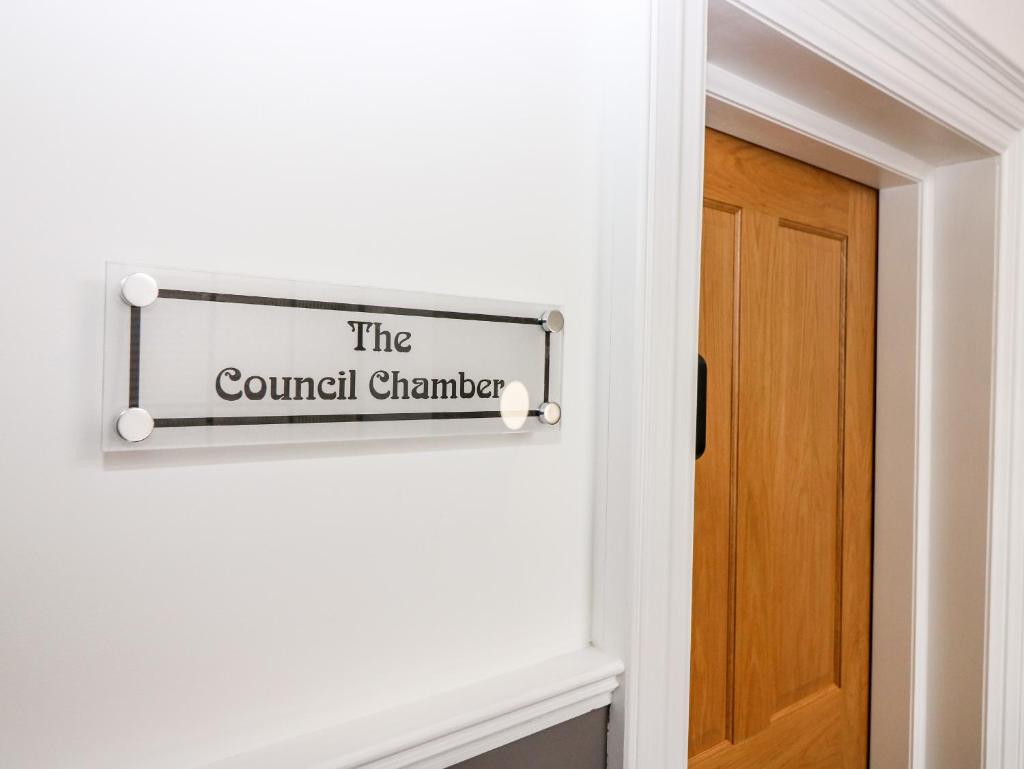 Council Chambers at The Institute Executive Apartments photo 3