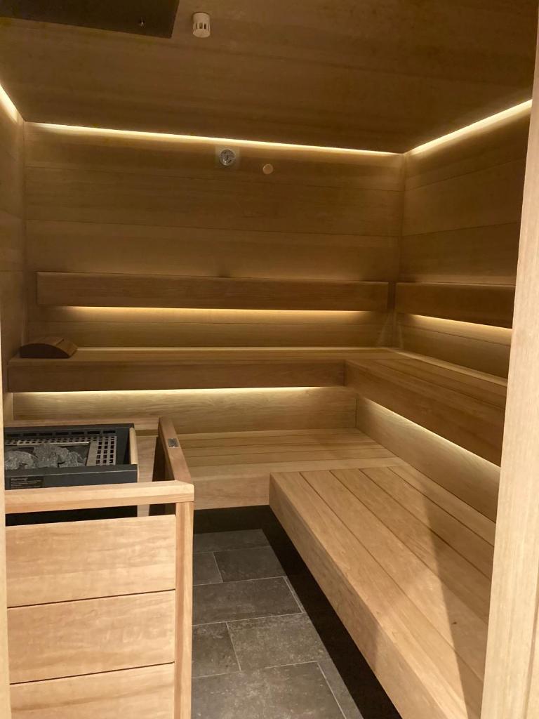 HAHNENKAMM SUITE Ski-in Ski-out direkt an der Hahnenkammbahn photo 3