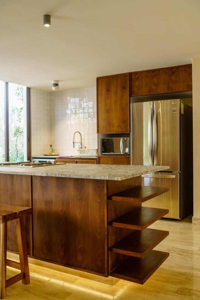 205 Perfect Location 3 bedrooms Apartment photo 4