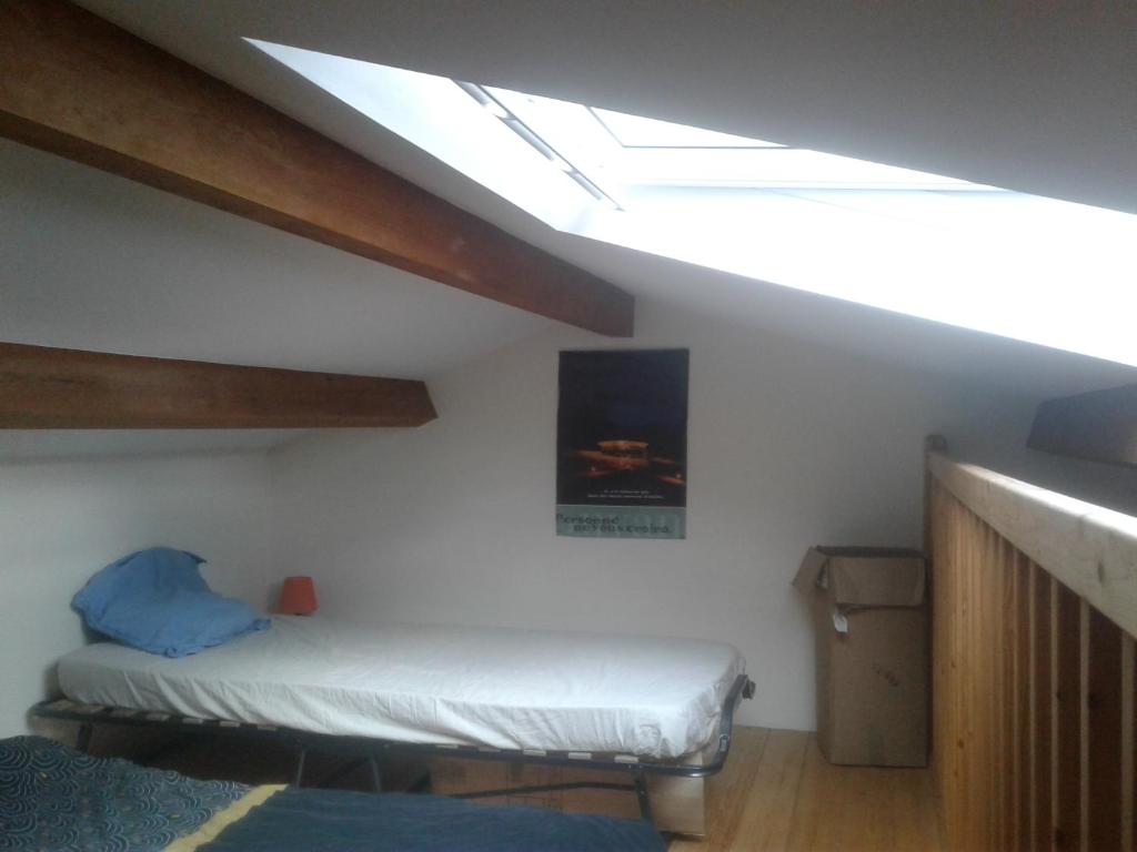 grand studio de plein-pied quartier calme proche centre photo 4