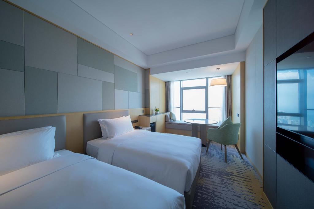 Holiday Inn Qinhuangdao Haigang photo 2