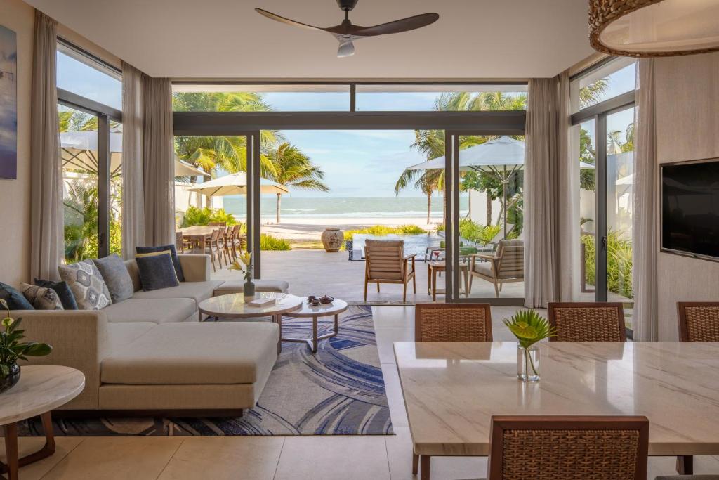 Вилла (Вилла класса Level с 3 спальнями на берегу моря), Melia Ho Tram Beach Resort