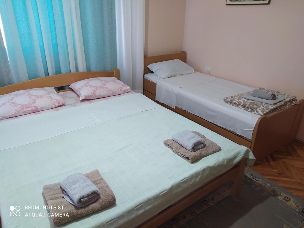 Apartment & Rooms Aleksandar photo 2