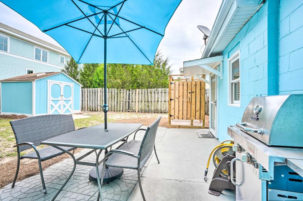 Beachy Isle of Palms Home 1 Block to Coast! photo 2