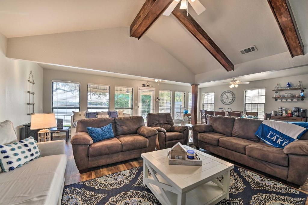 Lakefront Home Less Than 3 Miles to Historic Granbury! photo 4
