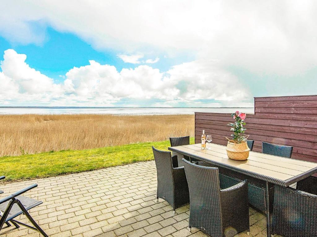 6 person holiday home in R m