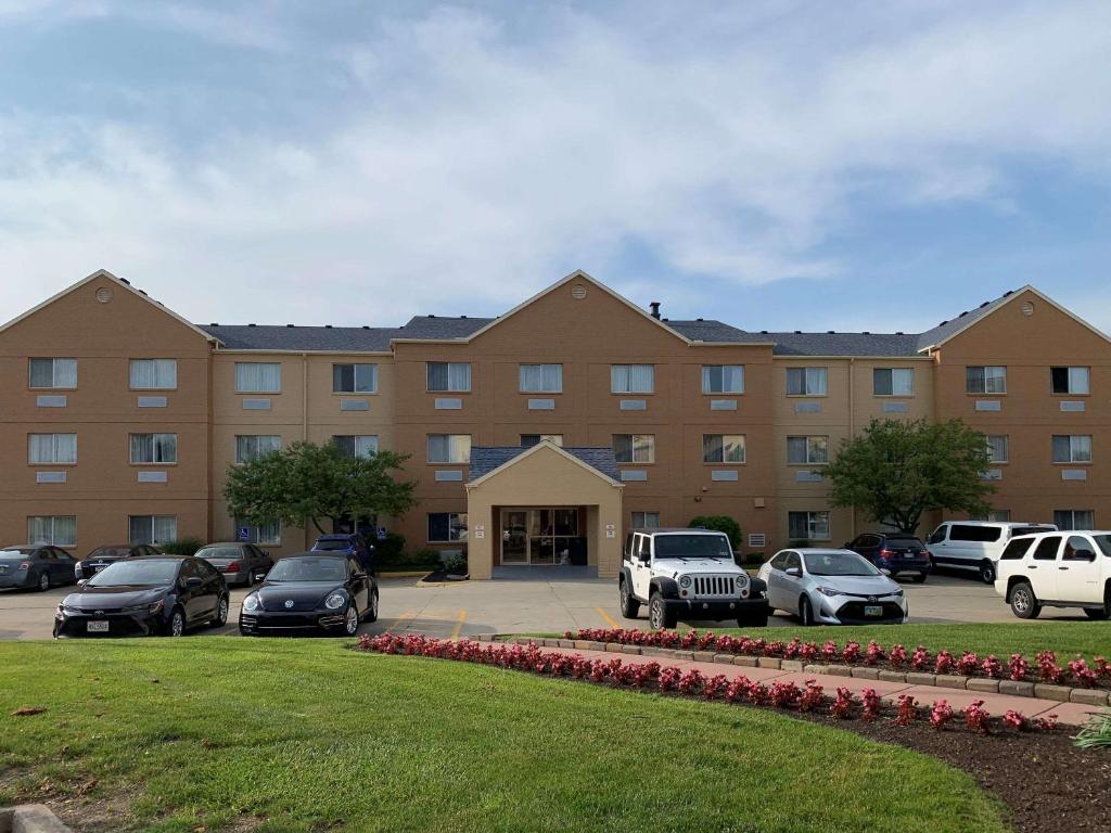 Clarion Inn near Wright Patterson - Dayton image