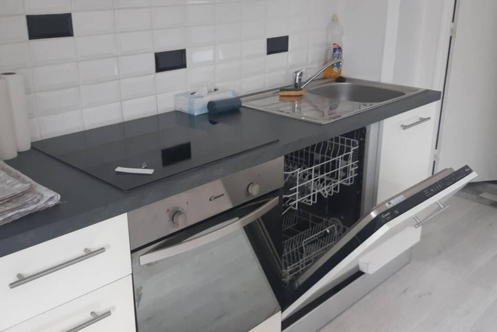Elbeuf etg1 droite Sweet Home Netflix wifi photo 2