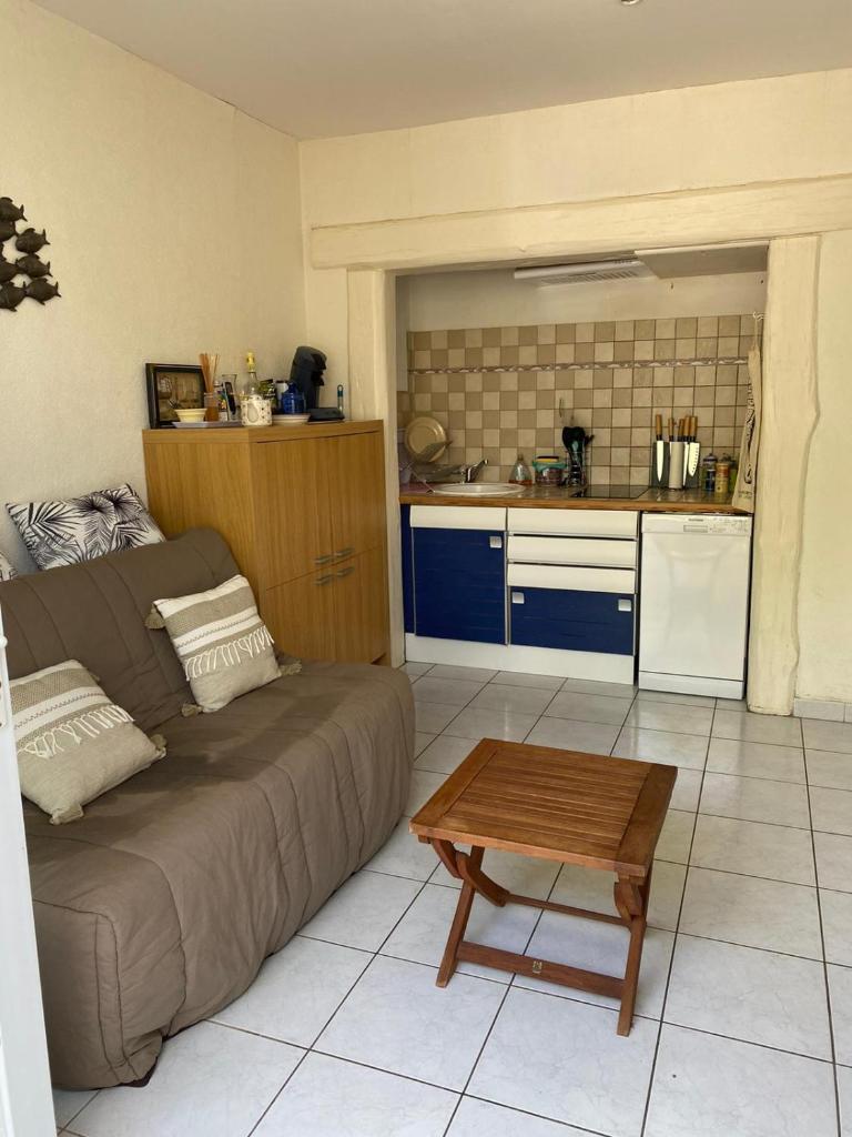 Appt avec parking, clim, wifi à 50 m de la plage photo 3