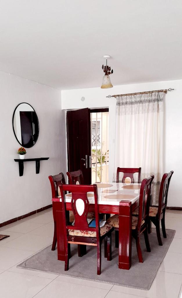 Furnished Homes Nakuru with pool & GYM photo 2