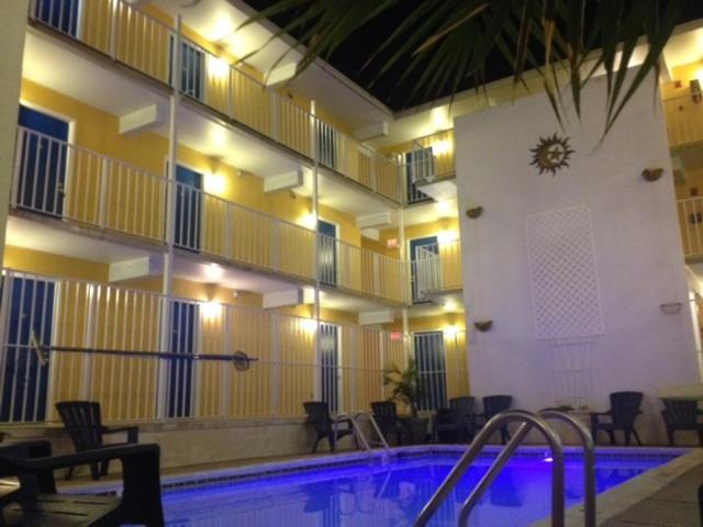 Seaside Inn & Suites