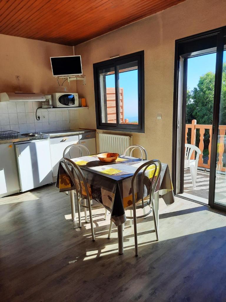 Residence LUDOVIC appartement GENET photo 4