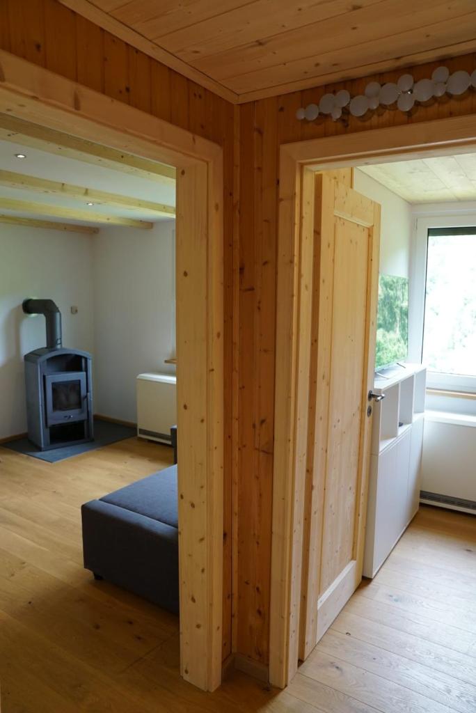 Ruhiges Ferienhaus am Waldrand mit Sauna und Kamin photo 3