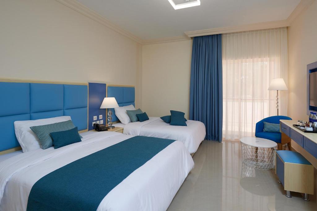 Трехместный (Стандартное трехместное шале), Курортный отель Bin Majid Beach Resort