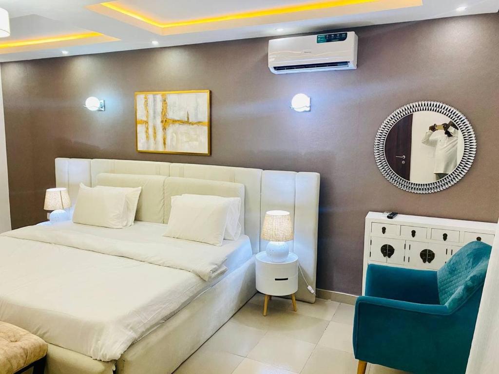 Shortlethomes - 5 Star Short let Apartment in Ikate photo 4