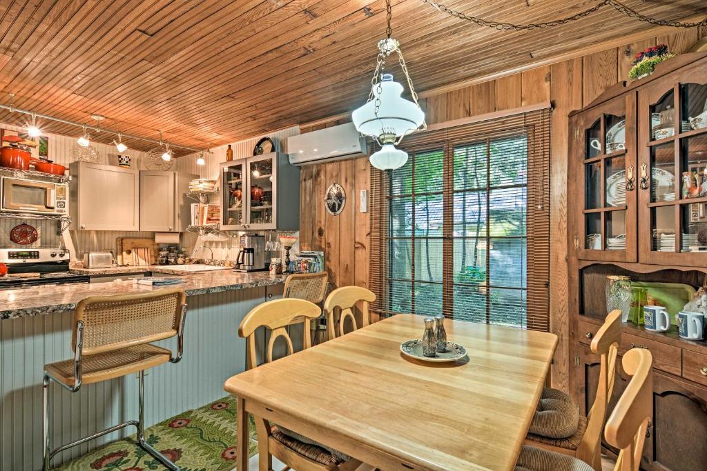 Pet-Friendly One Crow Cottage in Harbor Springs! photo 3