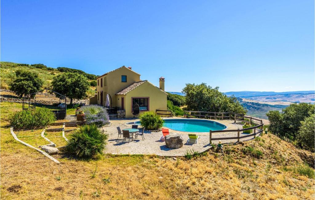 Nice Home In El Gastor With 4 Bedrooms, Wifi And Swimming Pool