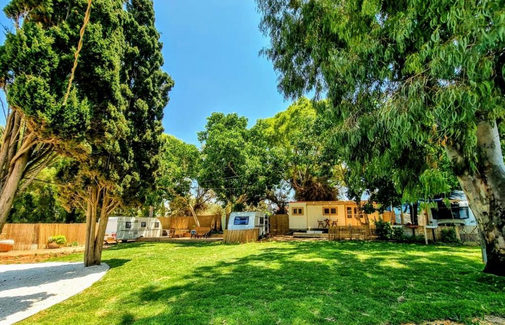 Glamping Beit Yanai photo 1